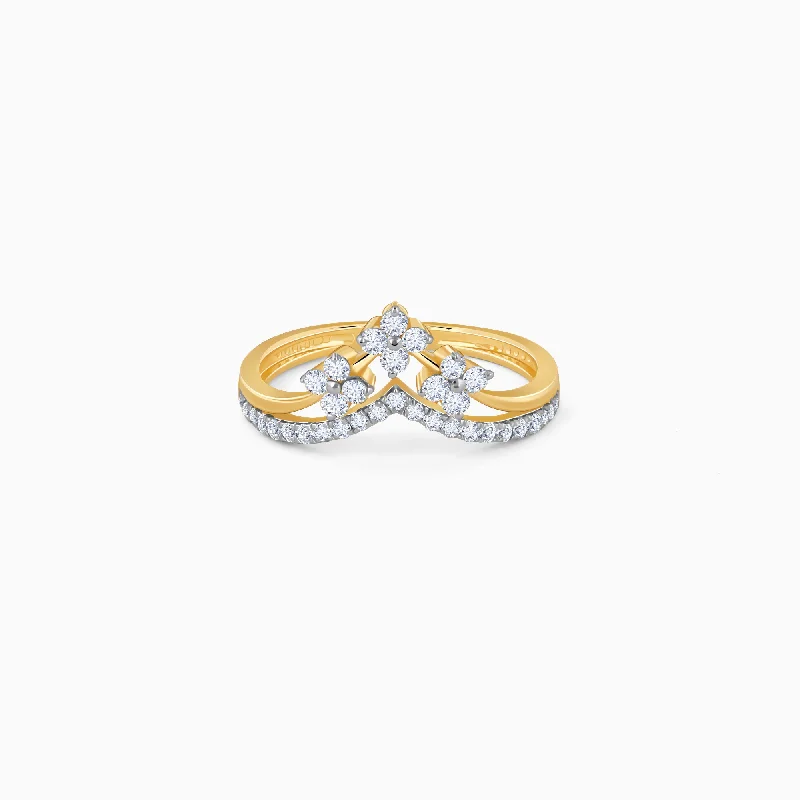 Gold Glittery Crown Diamond Ring